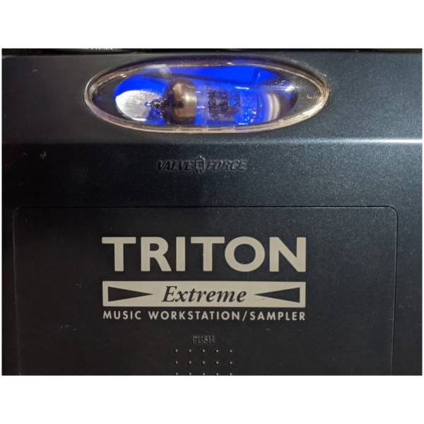 Sintetizador Workstation Korg Triton Extreme
