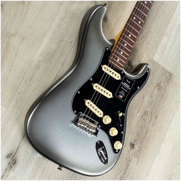 Guitarra Fender American Professional II Stratocaster Usa