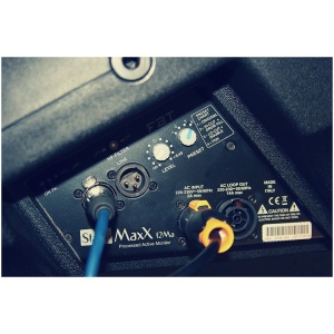 Bafle Monitor Fbt Stagemaxx 12ma Activo Amps Clase D